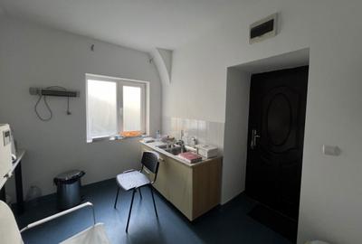 Spațiu comercial, de 96 mp, în Central - 3