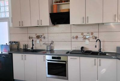 Casă cu 4 camere cu Teren 1900 Mp în Glina - 2