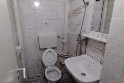 Garsonieră decomandată în Central - 2