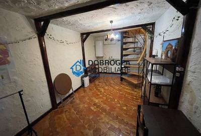 Apartament cu 3 camere decomandat, mobilat în Babadag - 12
