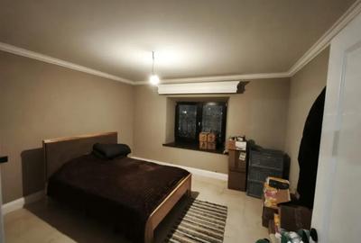 Casă cu 8 camere cu Teren 750 Mp în Central - 8