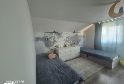 Casă cu 4 camere cu Teren 700 Mp în Girov - 2