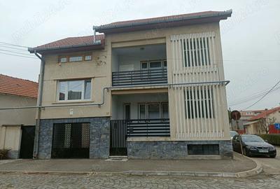 Casa complet mobilata in Lugoj P+2E - 1