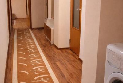 Proprietar, inchiriez apartament decomandat 80 mp, 3 camere, etaj 3, str Brailei, Micro 18, Galati - 4