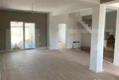 Casă cu 4 camere cu Teren 630 Mp în Moșnița Nouă