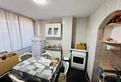 Apartament cu 3 camere decomandat în Central - 3