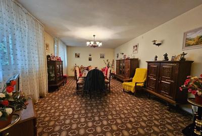 Casă cu 7 camere cu Teren 355 Mp în Decebal - 2