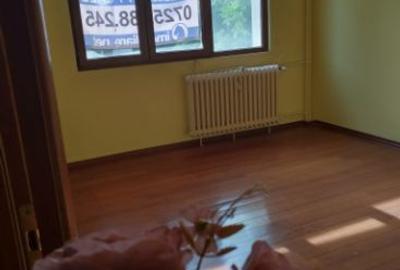 1  Decembrie  - Titan  Apartament 3 camere, 67 mp. Etaj 3/4, Bloc reabilitat - 3