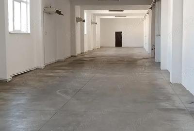 Spațiu comercial, de 760 mp, în Central - 3