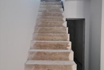 Vand duplex ( parte ) pe L. Blaga , Oradea - 6