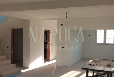 Casă individuală cu 4 camere cu Canalizare în Exterior Est - 2