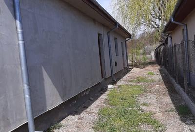 Casă cu 3 camere în Scurtești - 1