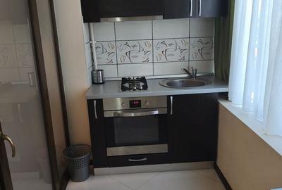 Apartament cu 3 camere semidecomandat în Central - 2