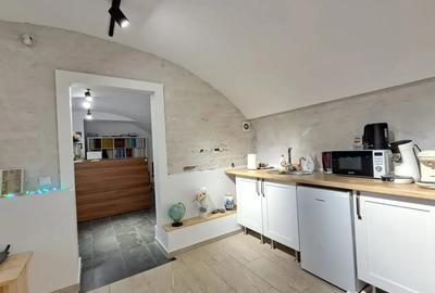 Apartament cu 4 camere semidecomandat, mobilat în Central - 12