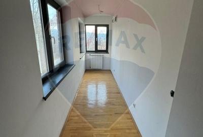 Vila de vanzare in zona Central Campulung-Muscel - 10