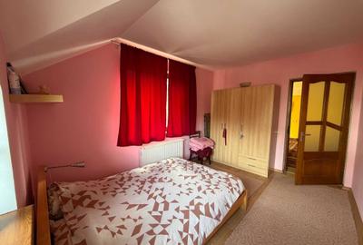 Casă cu 4 camere decomandat cu Teren 920 Mp în Central