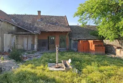Casa pentru demolare/renovare in Nadlac cu teren 616mp - 2