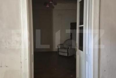 Casă cu 3 camere cu Teren 400 Mp în Central