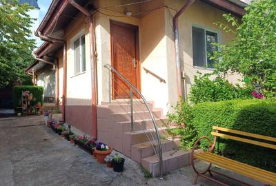 Casă cu 4 camere în Central - 2