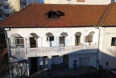 Casă cu 5 camere cu Teren 232 Mp în Central - 14