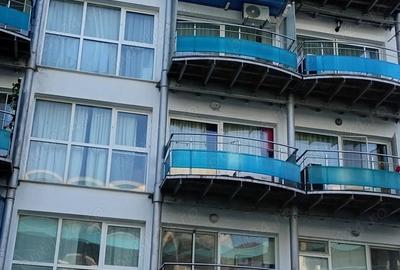 De vanzare apartament 2 camere la malul Marii Negre + Parcare. - 2