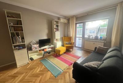 Centru apartament 3 camere renovat etajul 1 vedere stradala - 1