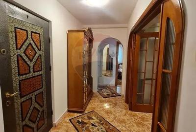 Apartament cu 4 camere decomandat în Obor - 2