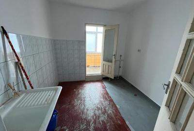 Apartament 2 camere etajul 4 cu POD SPITAL JUDETEAN TL - 10