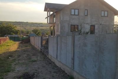 Casă individuală cu 5 camere cu Garaj în Muntenii de Sus - 3