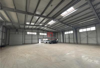 Spațiu comercial, de 3,000 mp, în Central - 15