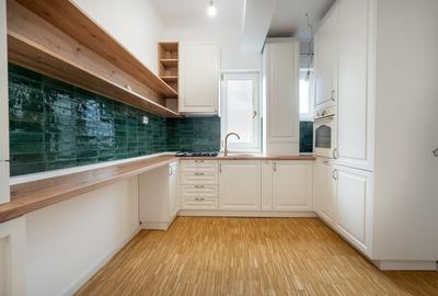 VAND APARTAMENT TREI CAMERE MAGNIFICE, SUPERB! APROAPE DE ORICE - 3