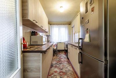 Rezervat 3 camere, etaj 1, vedere spre Mure? strada Praporgescu - 7