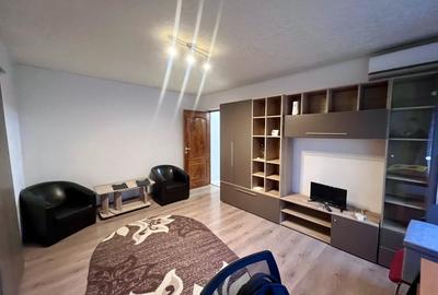 Apartament cu 2 camere semidecomandat, mobilat în P-ța Doina - 3