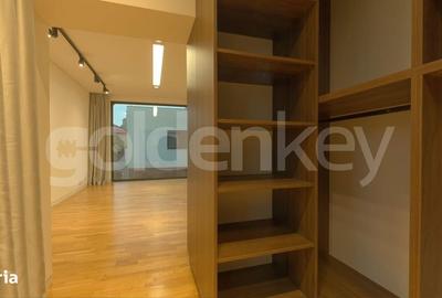 Casă cu 6 camere cu Garaj în Central - 20