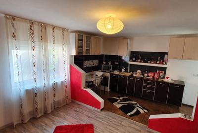 Casă cu 5 camere cu Teren 1080 Mp în Blejoi - 6