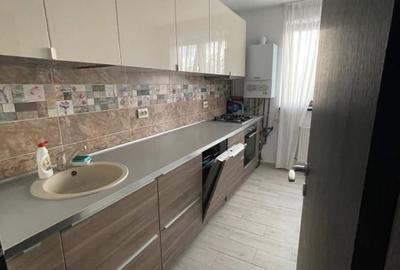 Apartament cu 3 camere decomandat în Roșu - 1