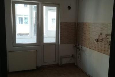 De vanzare Apartament 3 camere Bobocica Vitan - 12