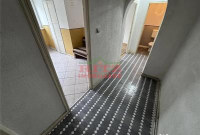 Apartament cu 3 camere semidecomandat în Central - 6