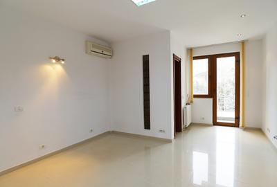 Birou, de 160 mp, în P-ța Victoriei - 10