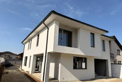 Casă individuală cu 5 camere cu Teren 650 Mp în Central - 1