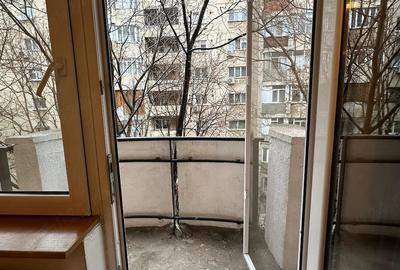 Garsonieră decomandată în Brâncoveanu