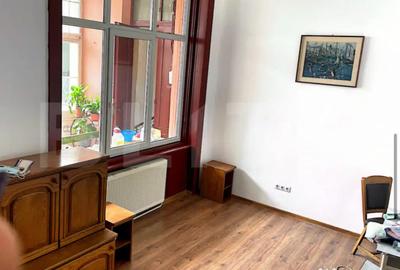 Apartament cu 4 camere decomandat în Central - 2