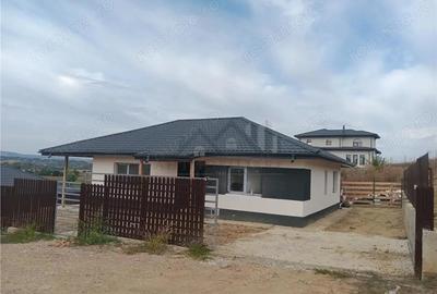 Barnova CASA PARTER su 101mp 4cam 2 bai 450mp teren toate utilitatile la gata - 1