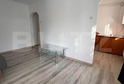 Apartament cu 3 camere semidecomandat, mobilat în Podul de Piatră - 2