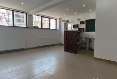 Spațiu comercial, de 30 mp, în Liliacului - 6