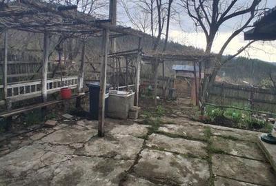 Casă cu 3 camere cu Teren 72 Mp în Central - 1