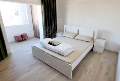 Apartament cu 3 camere semidecomandat în Democrației