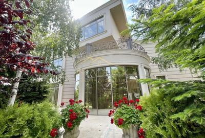 Impressive Villa *1500 SQM usable* 2613 SQM land / Open to the lake