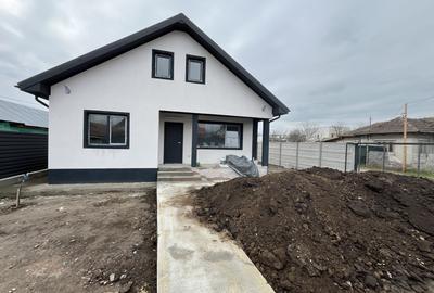 Casă individuală cu 3 camere cu Canalizare în Valu lui Traian