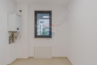 Apartament cu 9 camere decomandat în Astra - 40
